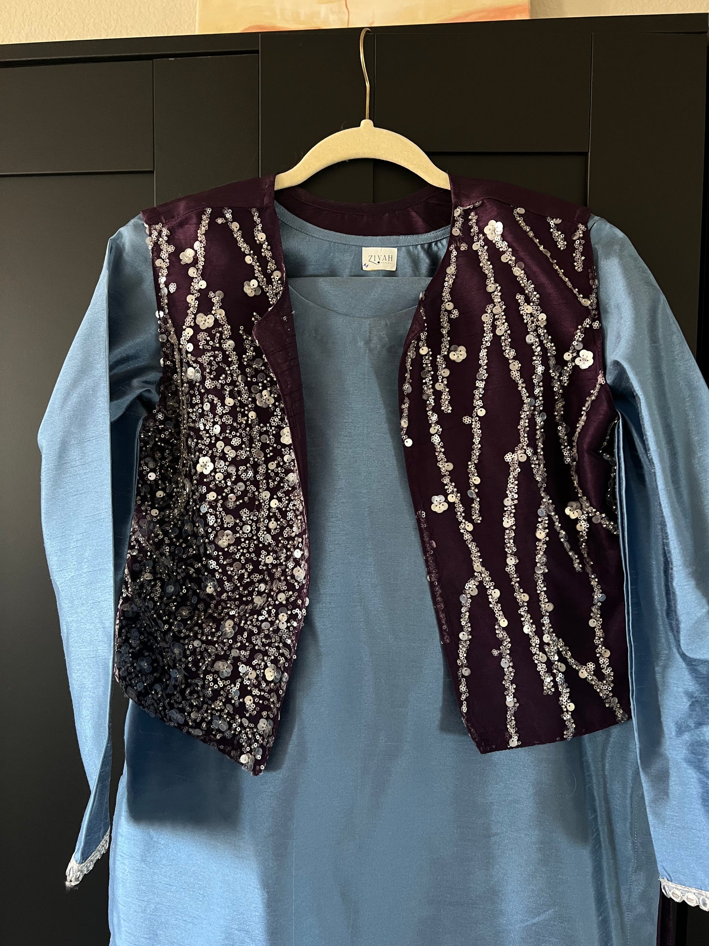 MEDIUM 4 Piece Vest Suit