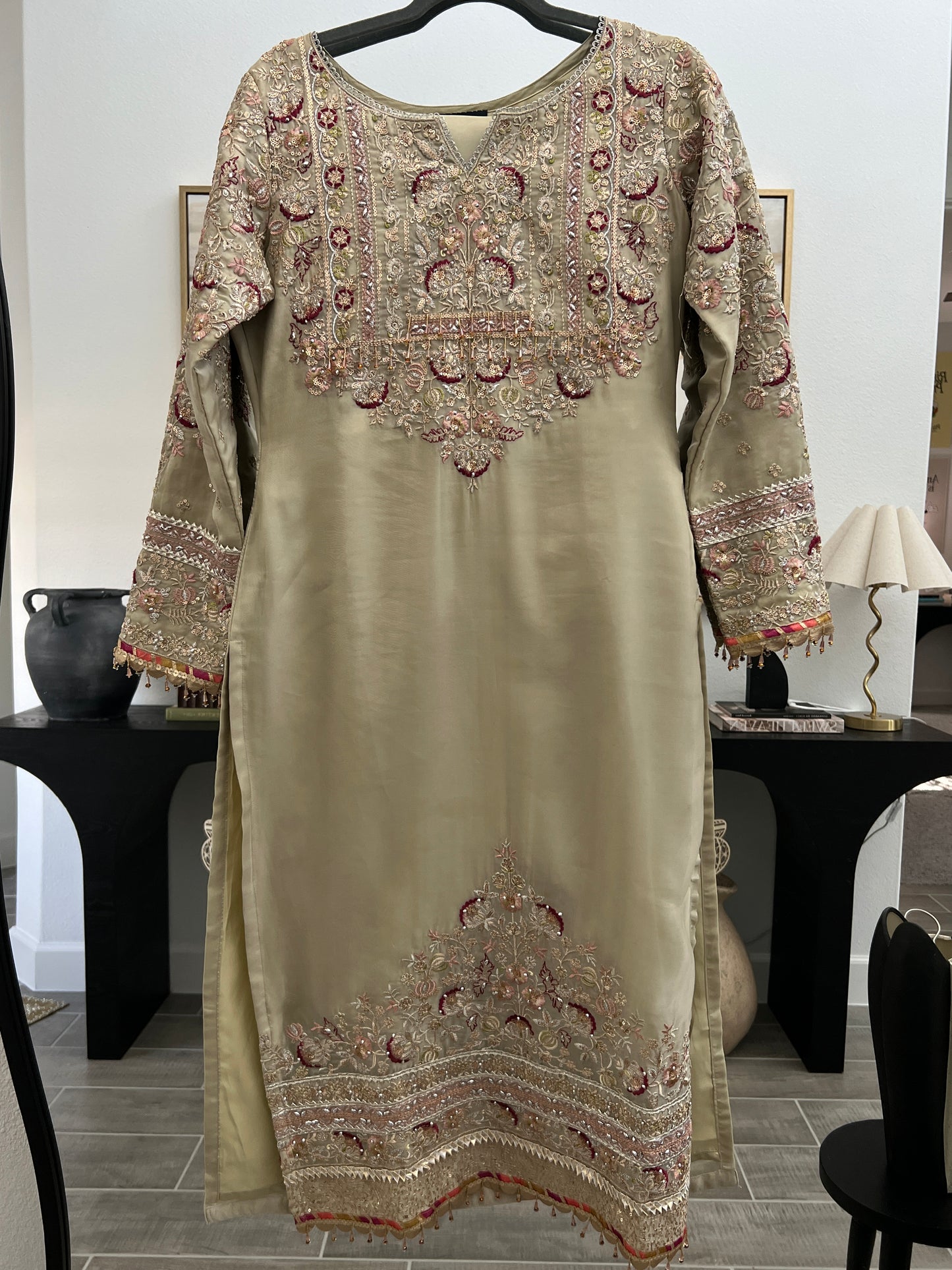 MEDIUM 3 Piece Outfit