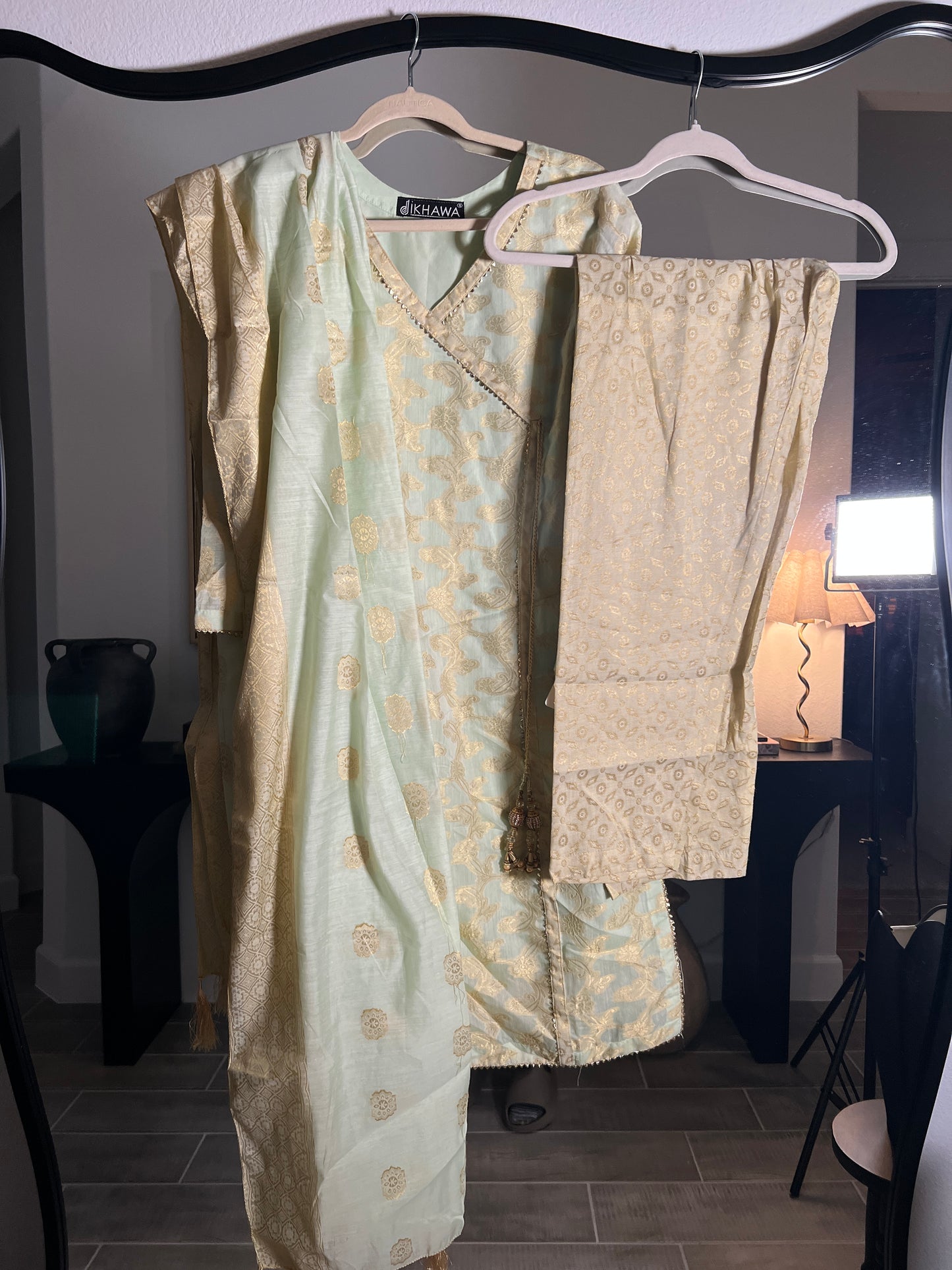 MEDIUM 3 Piece Outfit