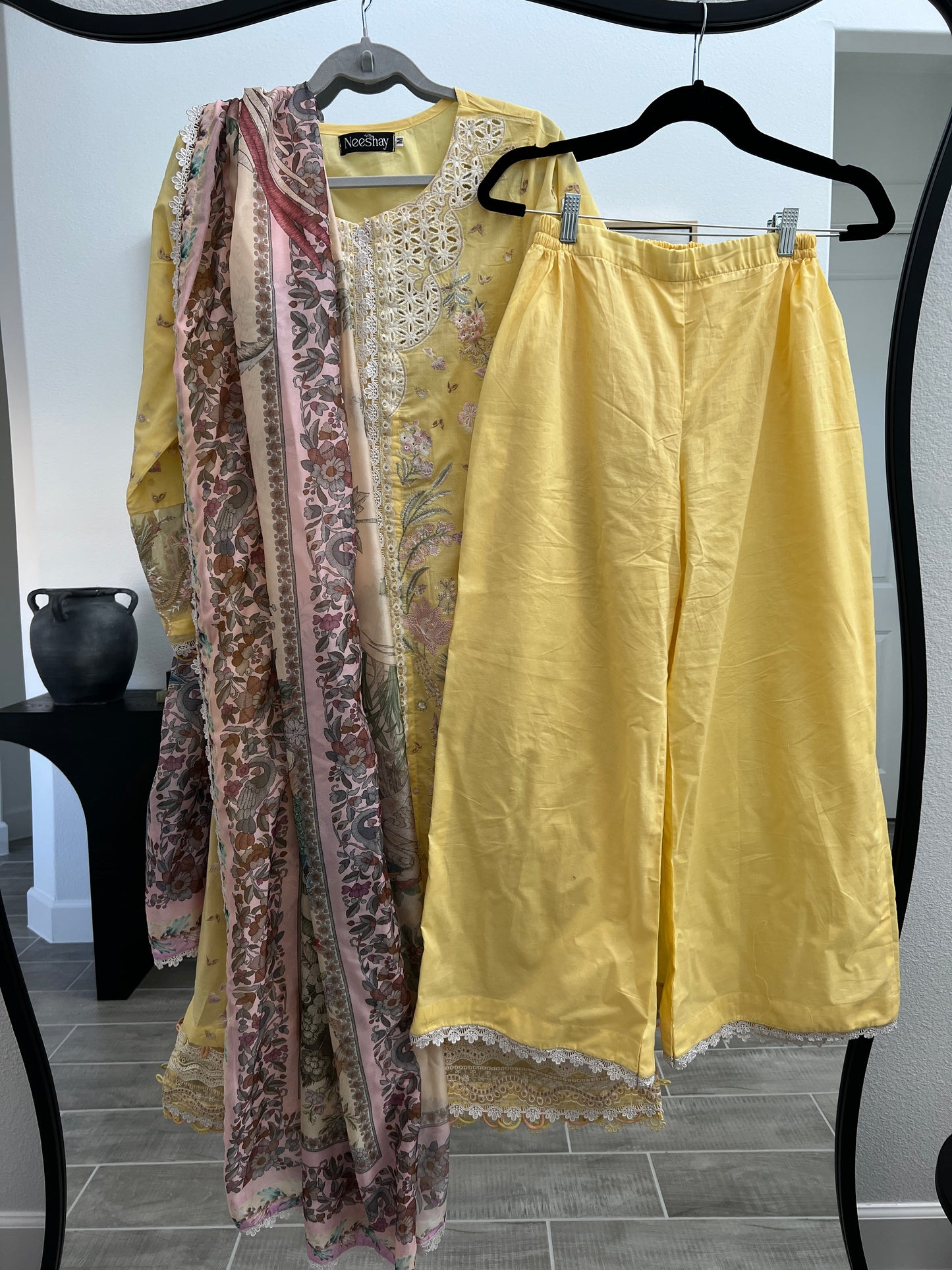 MEDIUM 3 Piece Outfit