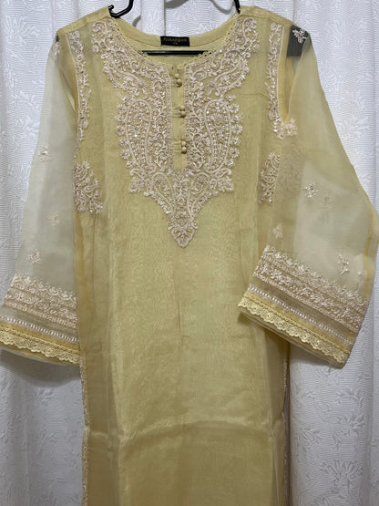 Agah Noor chiffon shirt with dupatta