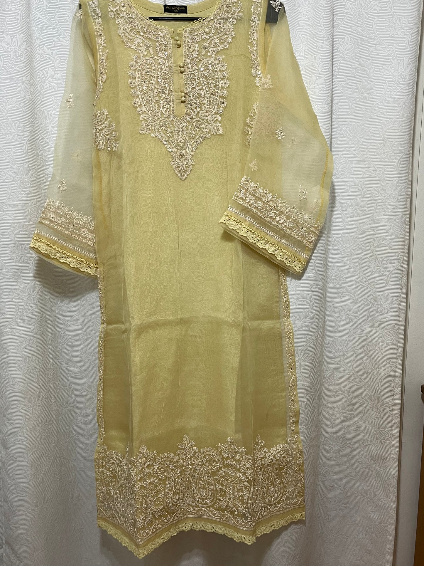 Agah Noor chiffon shirt with dupatta