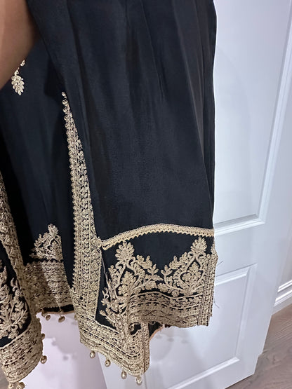 Gold And Black Shalwaar Kameez